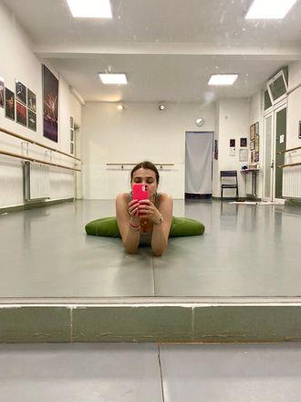 Professional ballet teacher for adults